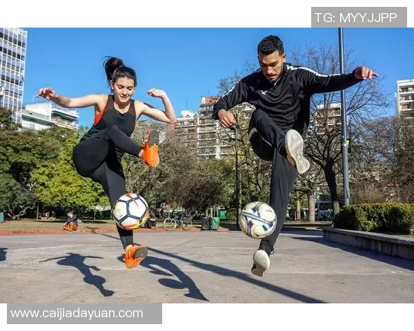 掌握足球捏法技巧提升球技的五个实用建议与训练方法分享 掌握足球捏法技巧提升球技的五个实用建议与训练方法分享