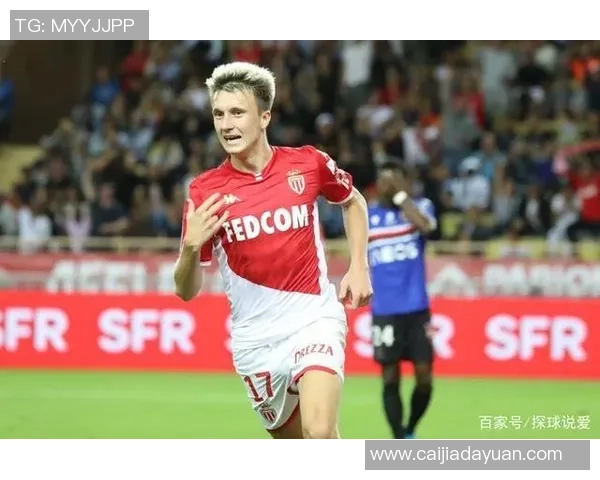 足球张坤的传奇之路:从草根球员到职业联赛的闪耀明星 足球张坤的传奇之路:从草根球员到职业联赛的闪耀明星